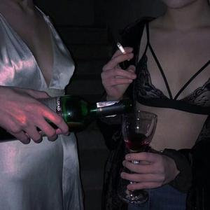 掏出来鸡巴插屄
